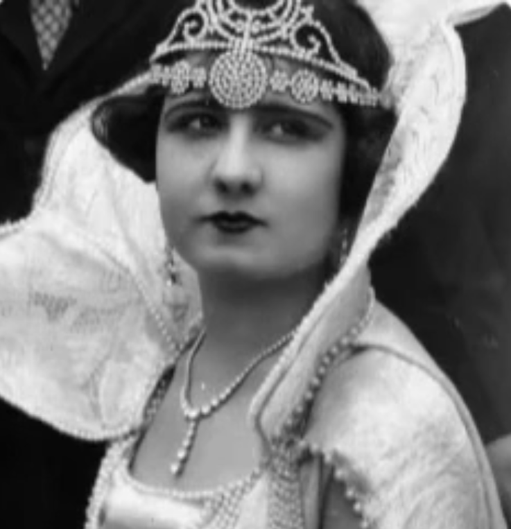 Retrato de Angelina I, Reina de la Feria de San Marcos 1927